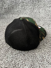 Load image into Gallery viewer, Camo mesh fitted hat
